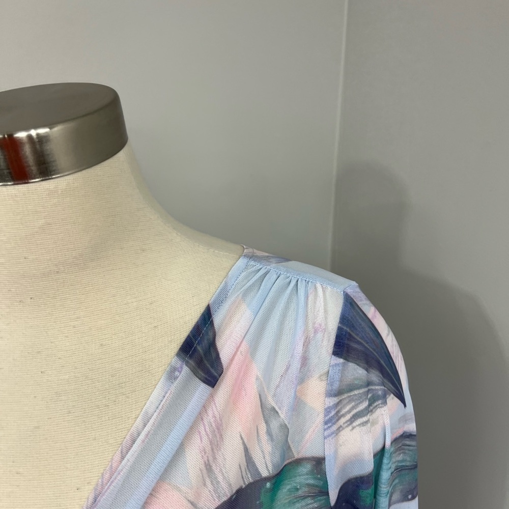 Fabletics Blue Mesh Top - Picture 4 of 14
